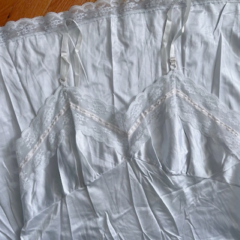 Vintage Full Slip in dusty blue with lace, size 36 Ashley Taylor